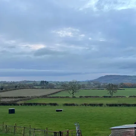 Converted Bullamoor Barns, 公寓