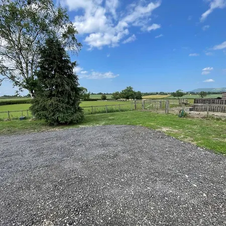 Converted Bullamoor Barns, アパート *